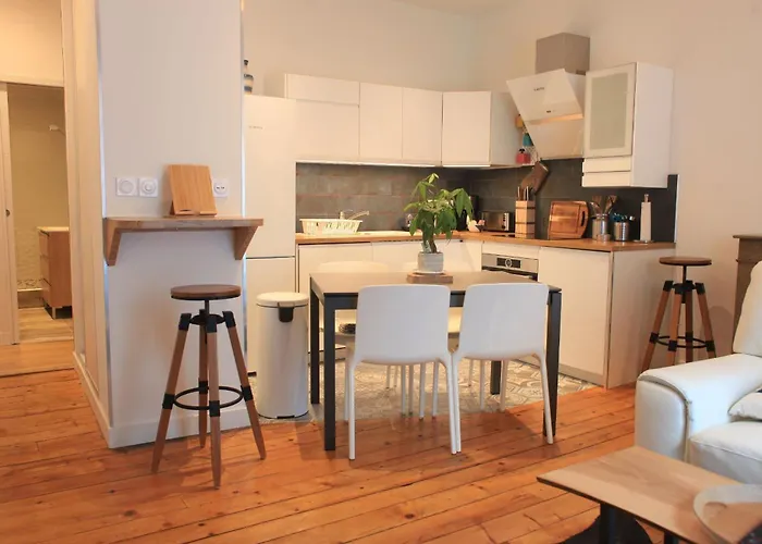 Hotegam Agency, 70 Rue Thiers Championnet, Close Sncf, New & Design, 2 Bedrooms, 1 Office