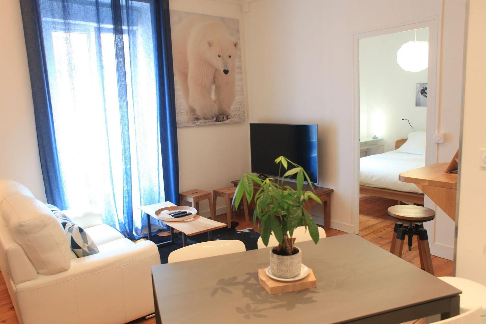 Hotegam Agency, 70 Rue Thiers Championnet, Close Sncf, New & Design, 2 Bedrooms, 1 Office Apartment *