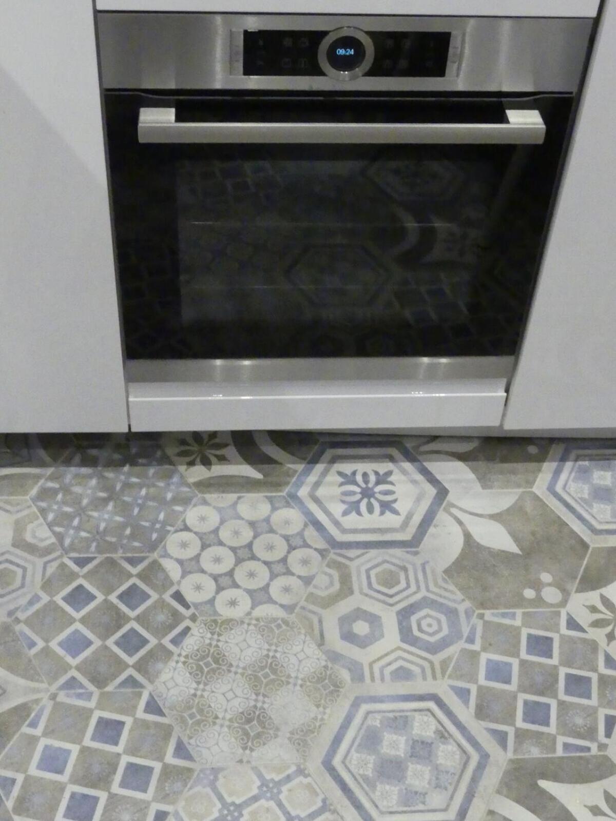 Hotegam Agency, 70 Rue Thiers Championnet, Close Sncf, New & Design, 2 Bedrooms, 1 Office *